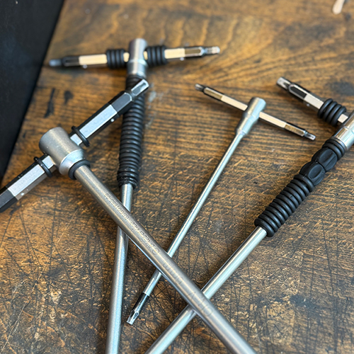 BIKEdog Fahrradladen - Fachgeschäft für Zweiräder in Brandenburg, Werkzeug, Werkstatt, Werkbank